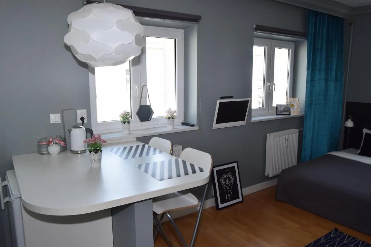 Be My Guest - Hoza Studio - Pkin Super Centrum Metro Wi-Fi Breakfast Varsovia 0*,